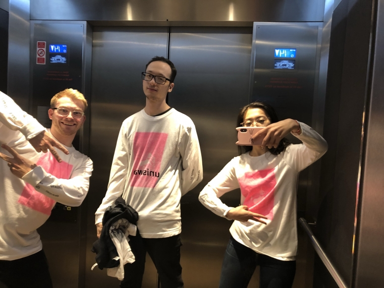 hayden-adams-elevator-selfie