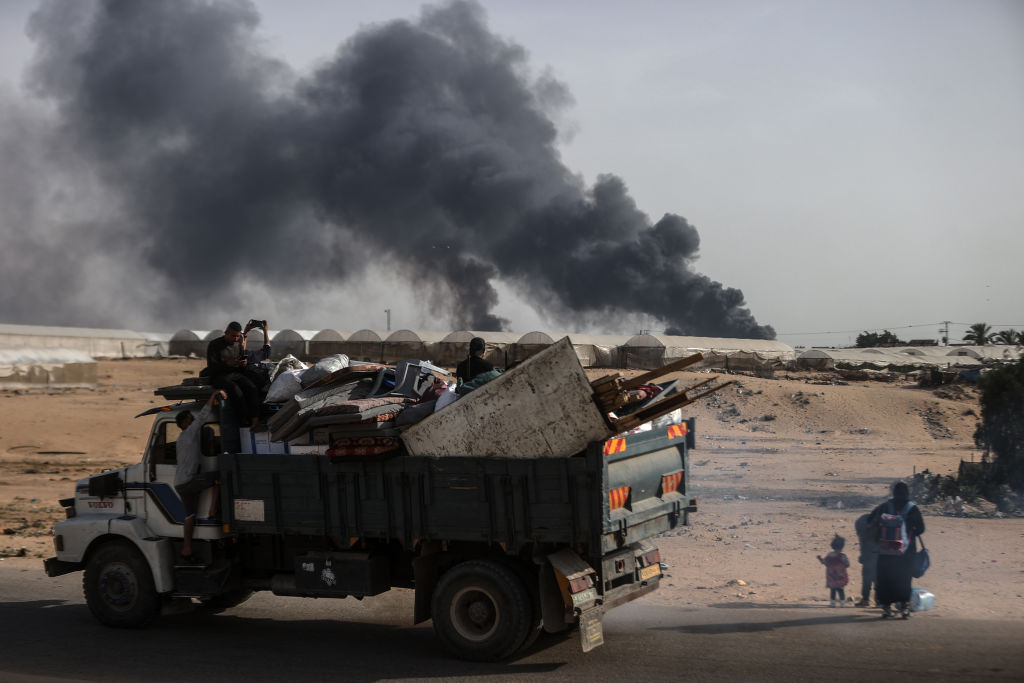 Palestinians migrate again after heavy attacks on Rafah