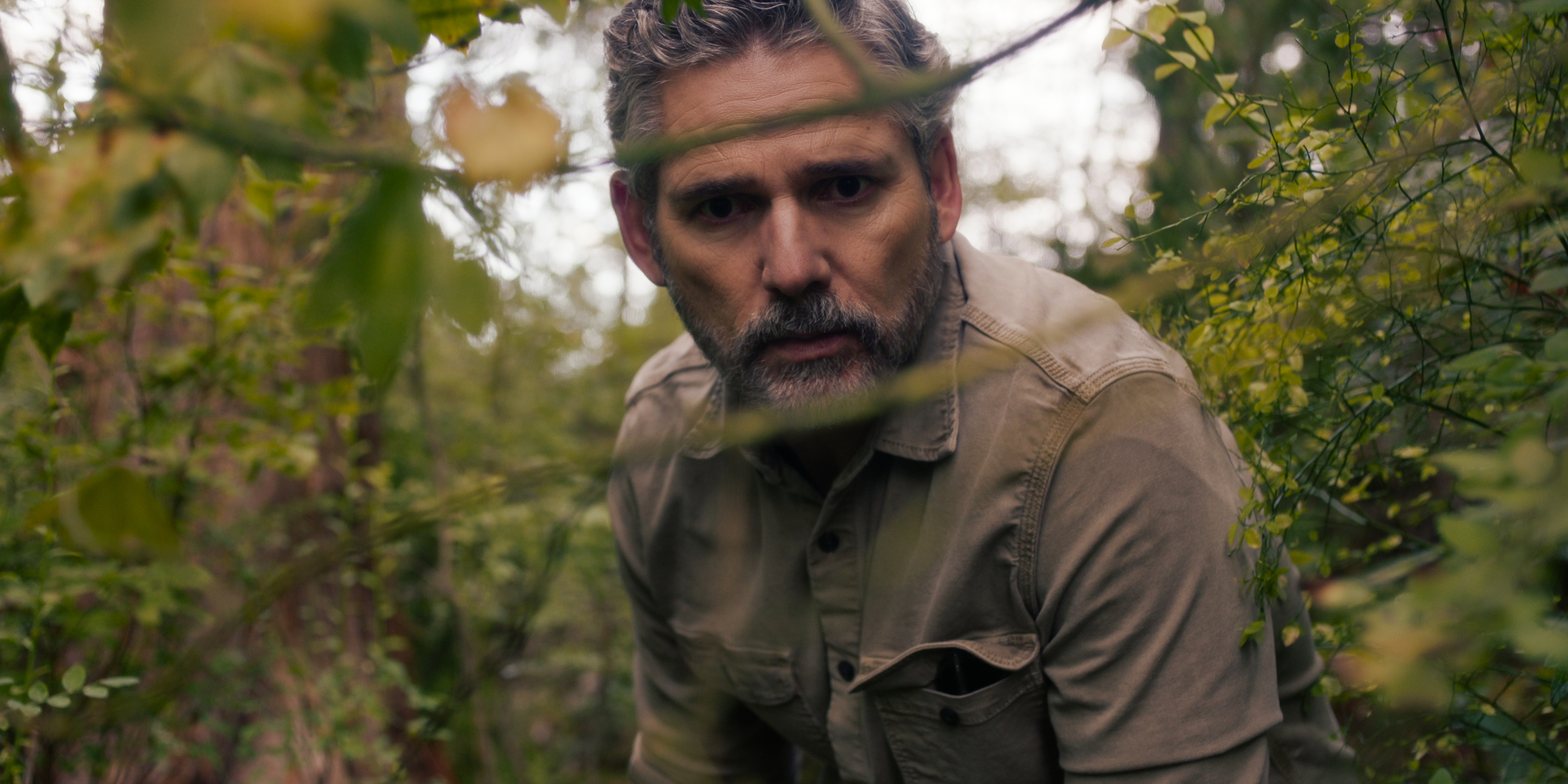 Untamed. Eric Bana as Kyle Turner in episode 102 of Untamed. Cr. Courtesy of Netflix © 2025